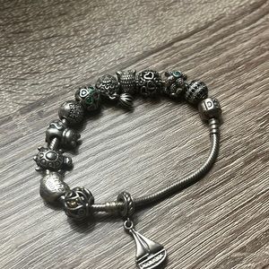 Pandora bracelet with 10 beads